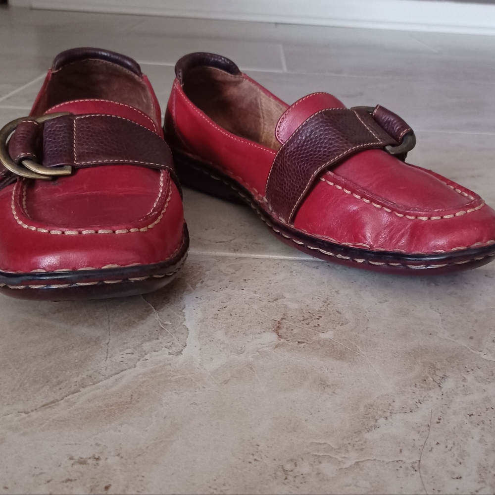 Born Women's Red and Brown Leather Loafers
